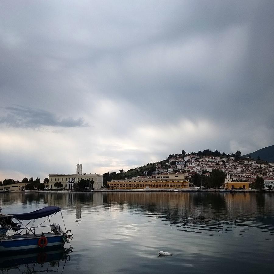 Christina Perlia Studios Poros Town 外观 照片
